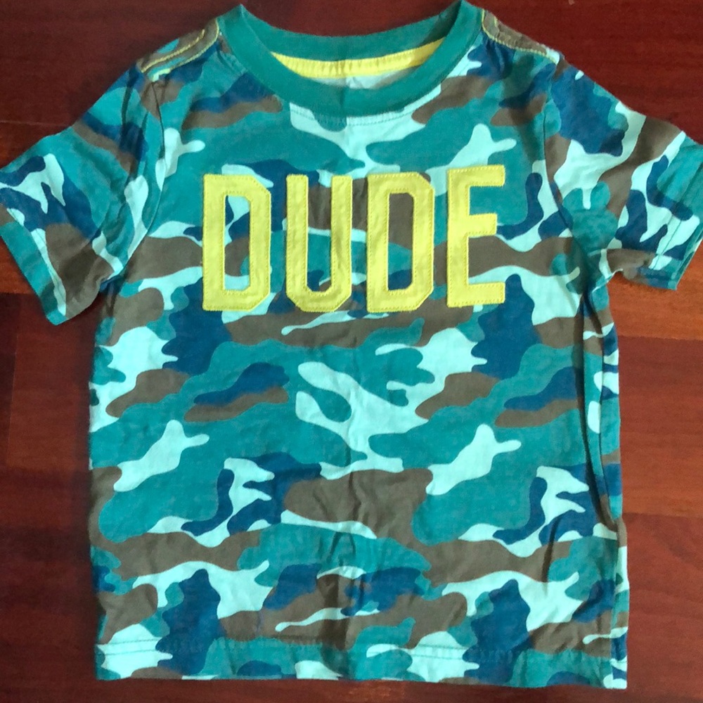 💯 % Cotton camouflaged T-Shirt. ( Size 2 T)